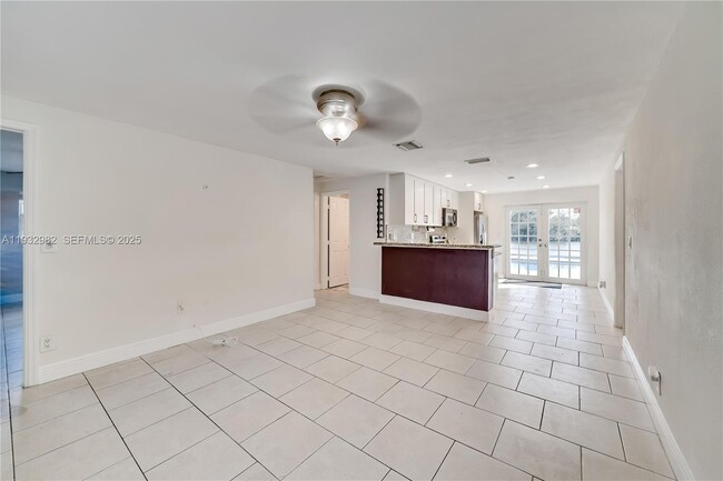 Foto del edificio - 5900 N Farragut Dr