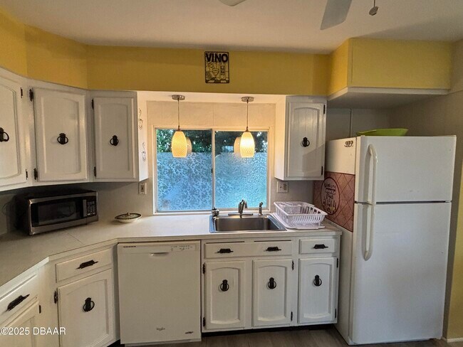 Foto del edificio - 528 Bostwick Ave