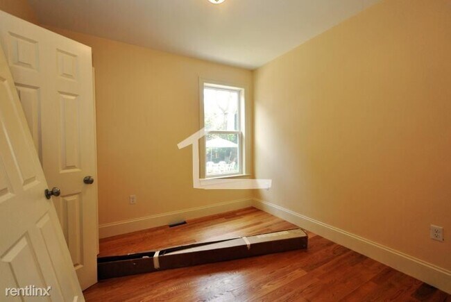 Foto del edificio - 4 br, 2 bath House - 35 Pratt St