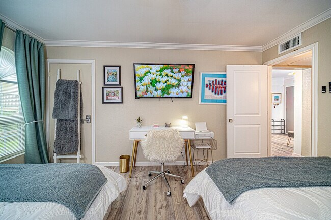 Foto del edificio - 910 Duncan Ln