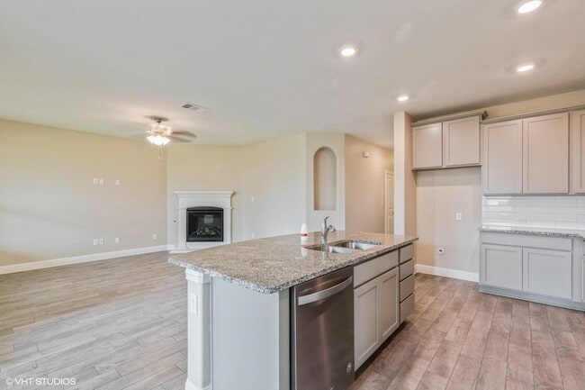 Foto del edificio - 10709 Klondike Ln