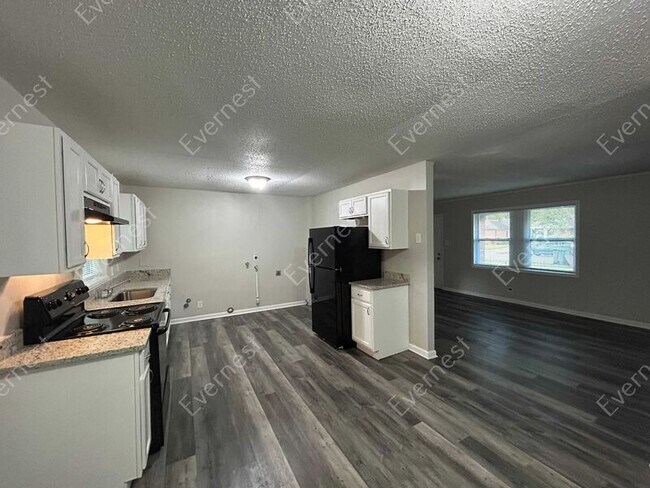 Building Photo - 1316 Broadmoor St
