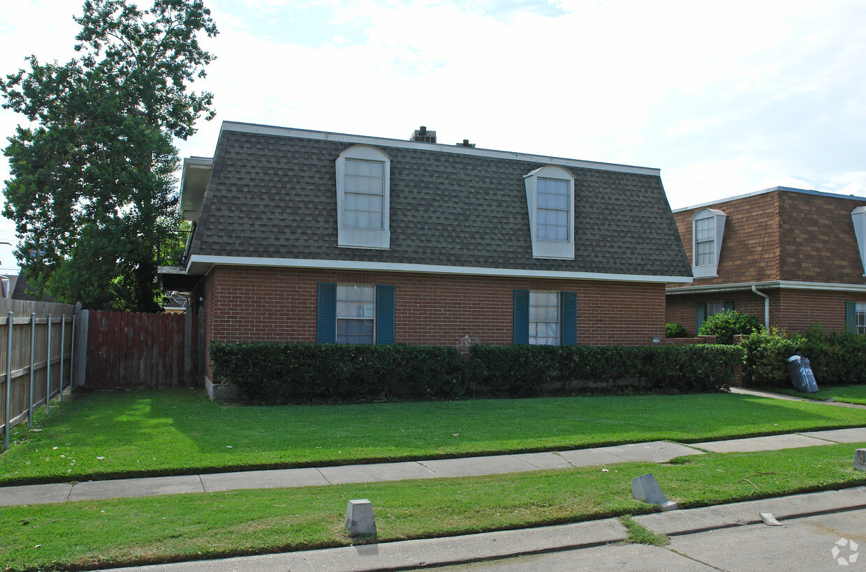Primary Photo - 2724 Houma Blvd