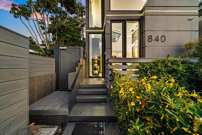 Foto del edificio - 840 California Ave