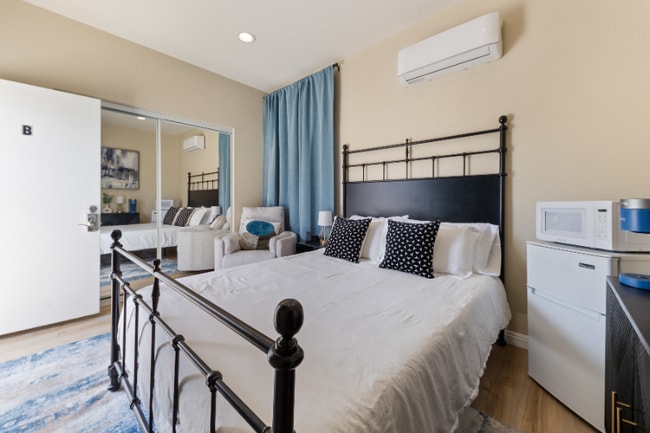 Foto del edificio - 2521 W California St