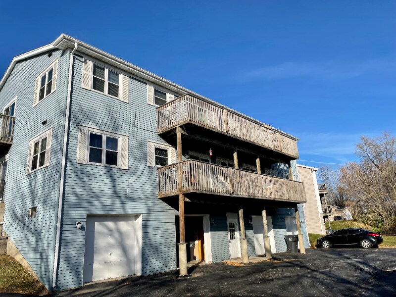 2042 Cliff Alex Ct S, Waukesha, WI 53189 Room for Rent in Waukesha