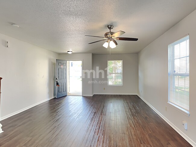 Building Photo - 2985 Sentiment Ln