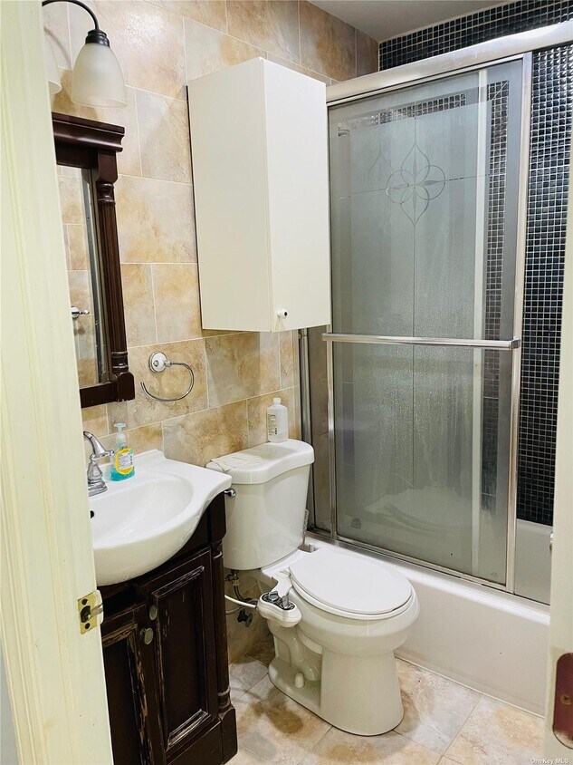 Foto del edificio - 89-04 Francis Lewis Blvd