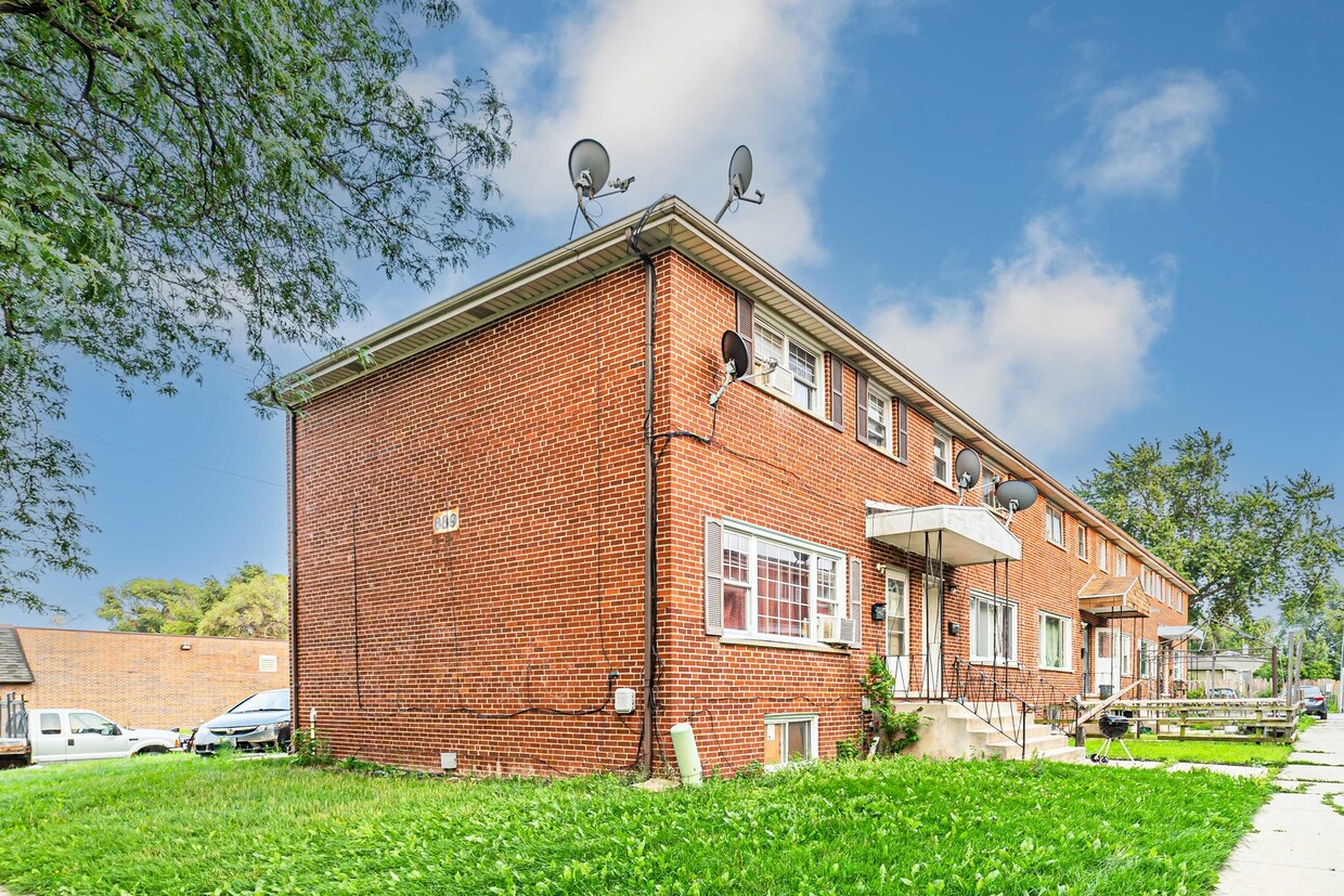 Primary Photo - 889 W North Ave