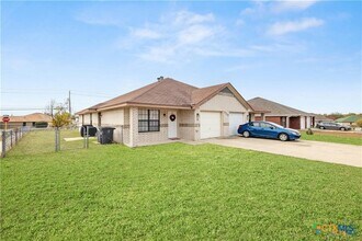 Building Photo - 3210 Raven Dr
