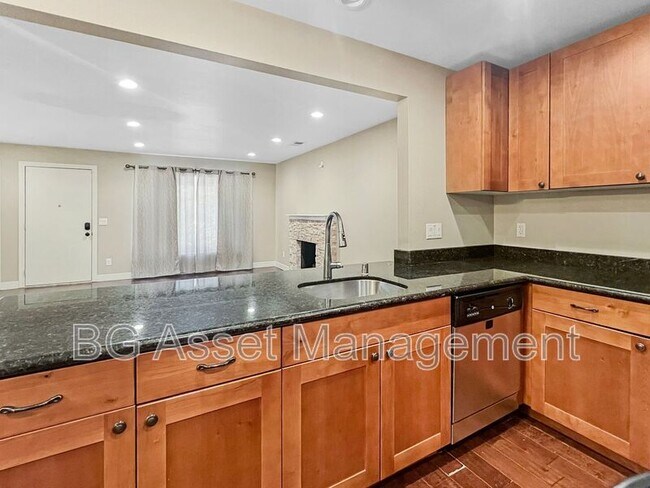 Foto del edificio - 1618 McCarl Ln