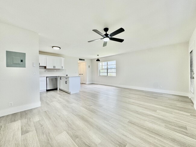 Building Photo - 111 Flanders C