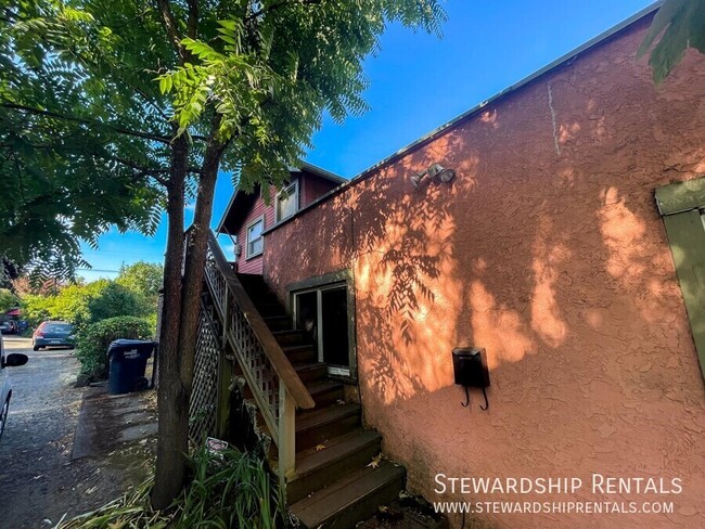 Foto del edificio - Adorable and unique upstairs studio