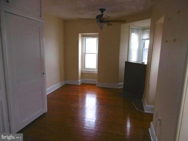 Building Photo - 179 Markle St