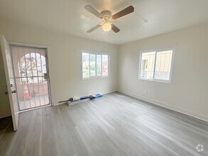 Building Photo - 1510 W 53rd St