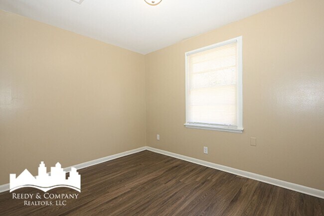 Building Photo - Welcome to 4396 Millbranch!