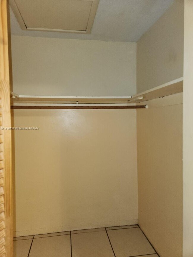 Foto del edificio - 6115 SW 30th St