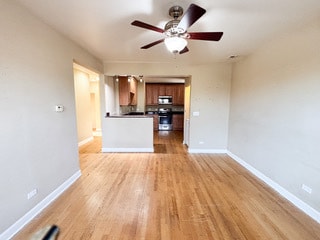 Building Photo - 7410 N Damen Ave