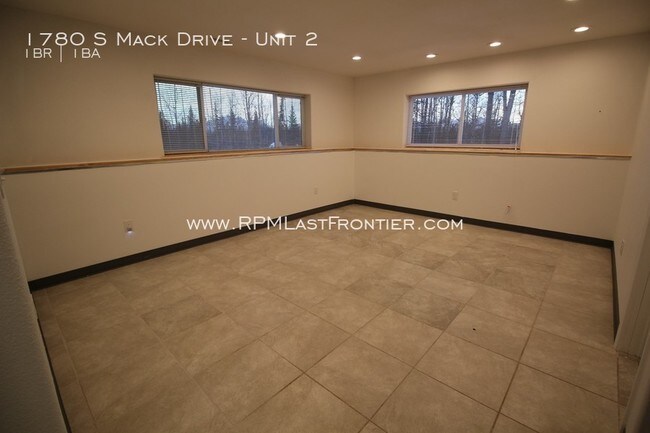 Foto del edificio - Remodeled 1 bedroom with a garage!