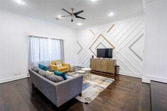 Building Photo - 1205 Summer St