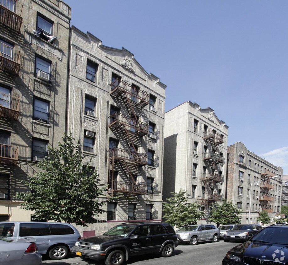Primary Photo - 569 W 192nd St