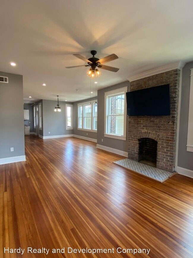 Building Photo - 2 br, 1.5 bath House - 202 E 4th Avenue, U...