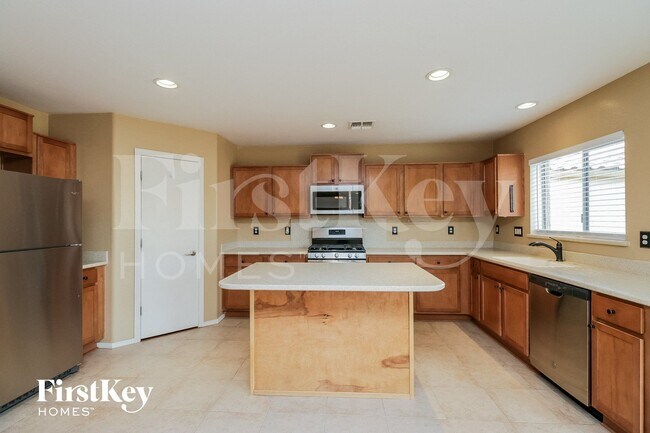 Foto del edificio - 1730 Maddison Cir