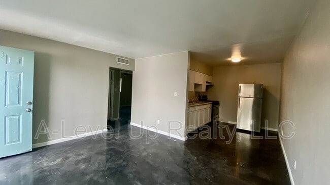 Building Photo - 5737 S Southland Blvd