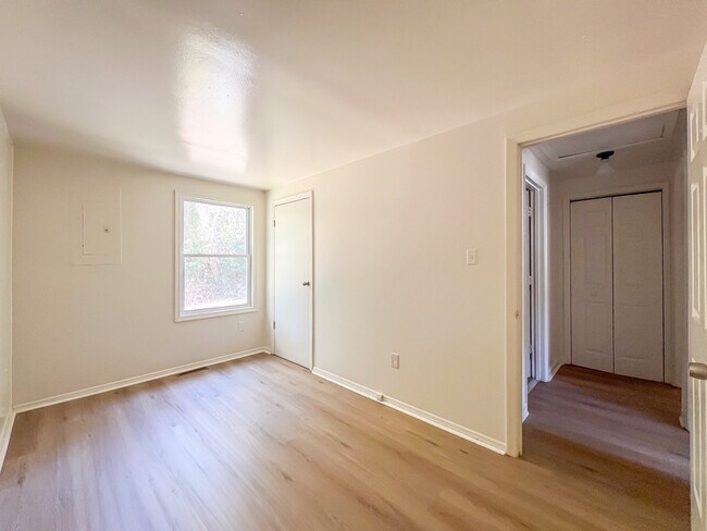 Foto del edificio - 7 Fox Hill Dr