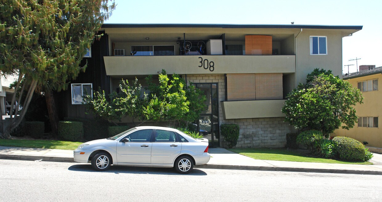 Primary Photo - 308 Raymondale Dr
