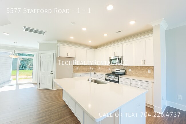 Foto del edificio - 5577 Stafford Rd