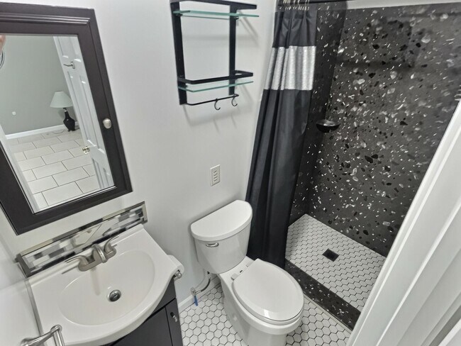 Foto del edificio - 6500 Colonial Dr