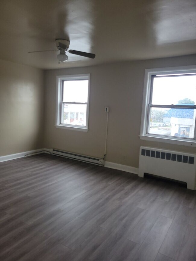 Foto del edificio - 6394 Castor Ave.