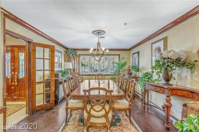 Building Photo - 6 br, 5.5 bath House - 1701 Waldman Ave