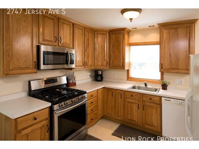 Foto del edificio - 2747 Jersey Ave S