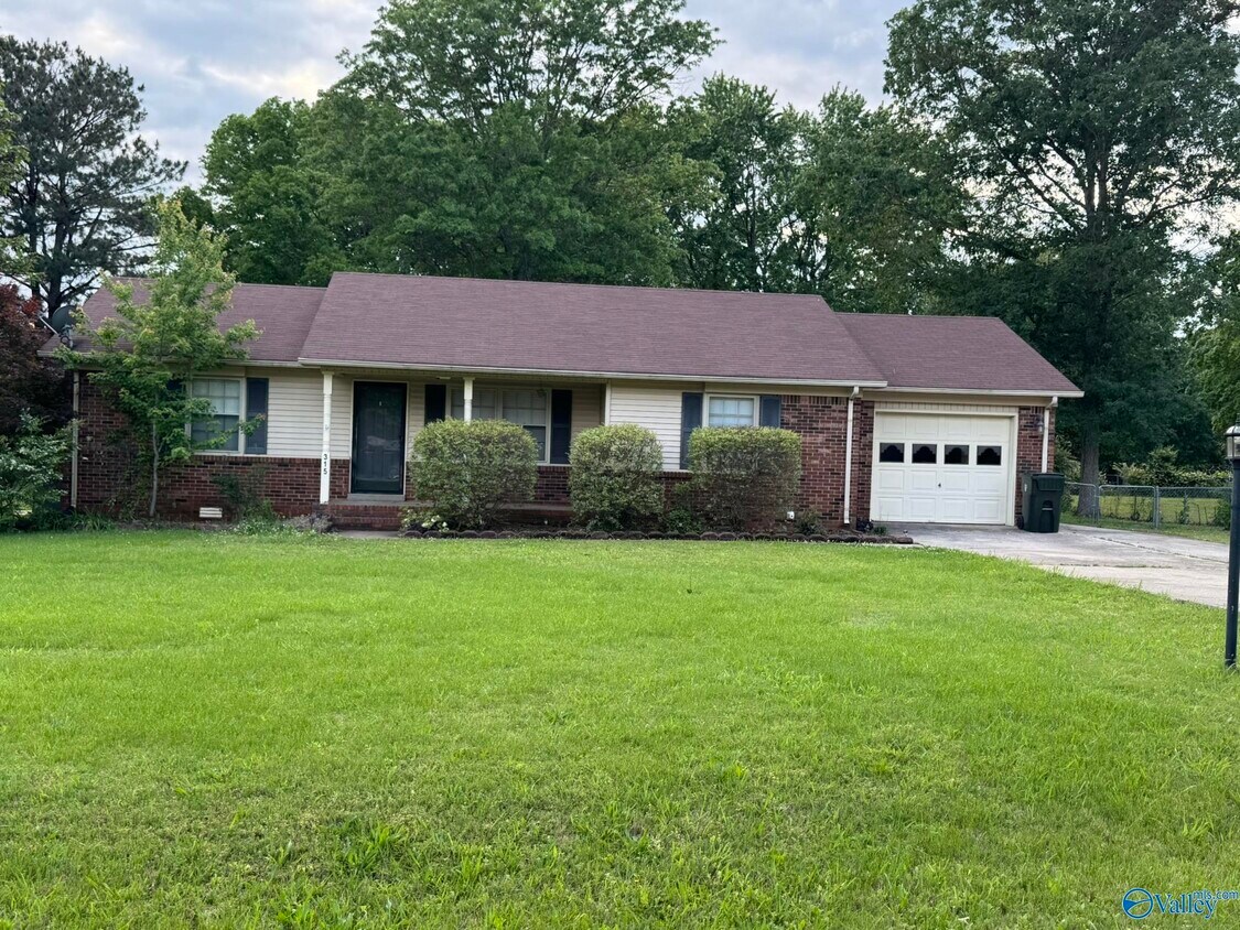 Foto principal - 315 Mylo Rd