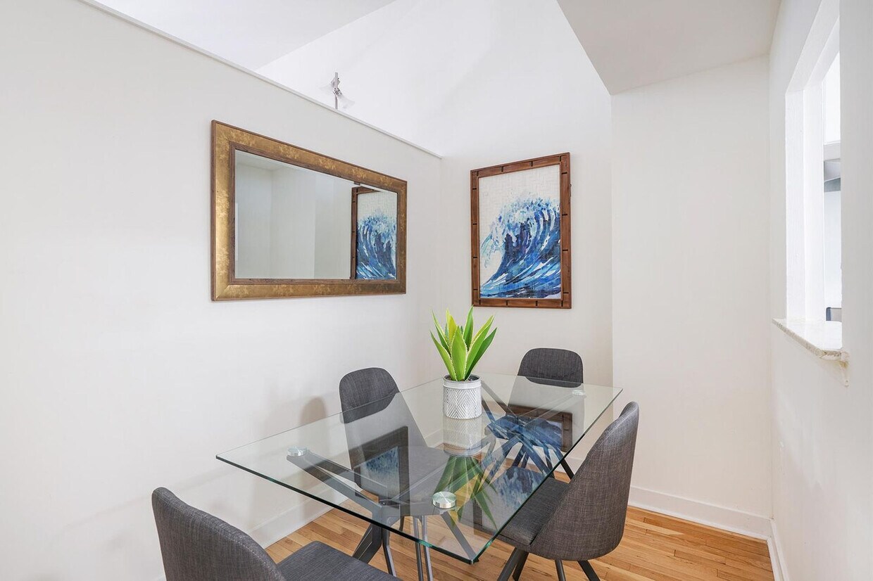 Foto principal - 123 E 54th St