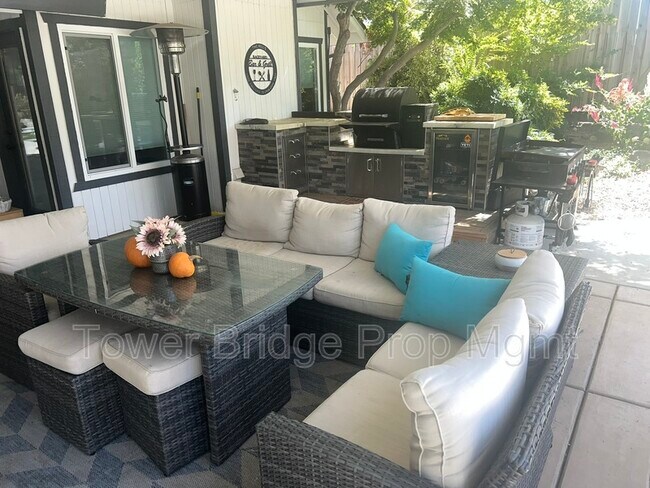 Foto del edificio - 5825 Filbert Ave