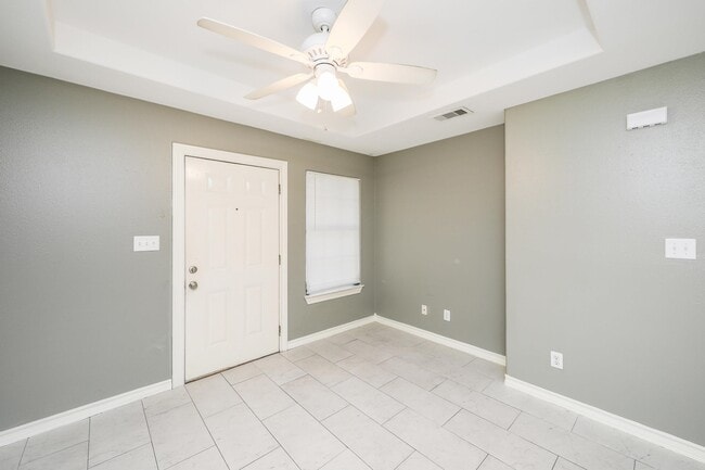 Building Photo - 205 W San Carlos St