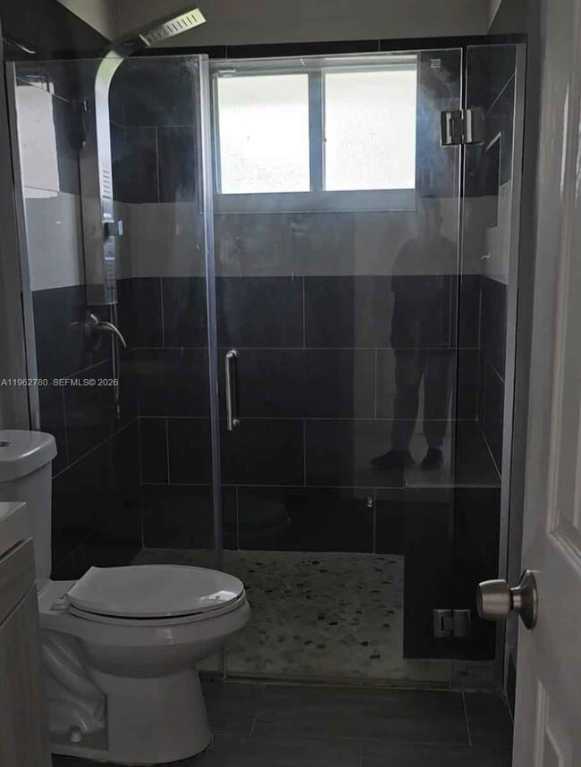 Building Photo - Southwest 93rd Avenue, Palmetto Bay, FL 33157 - 4 BR 2 BA single-family home