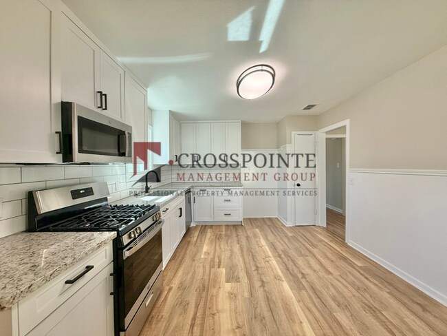 Building Photo - 303 N Virginia Ave