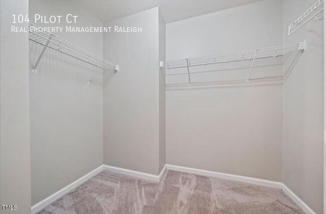 Building Photo - 104 Pilot Ct