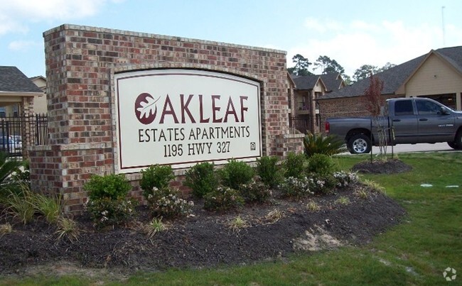 Building Photo - Oakleaf Estates Apartments