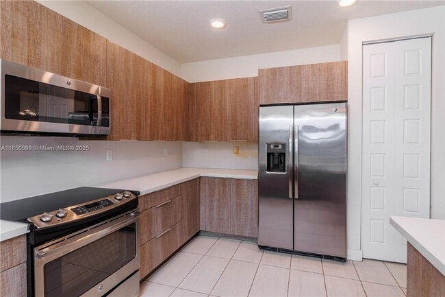 Building Photo - 10590 NW 78th Terrace