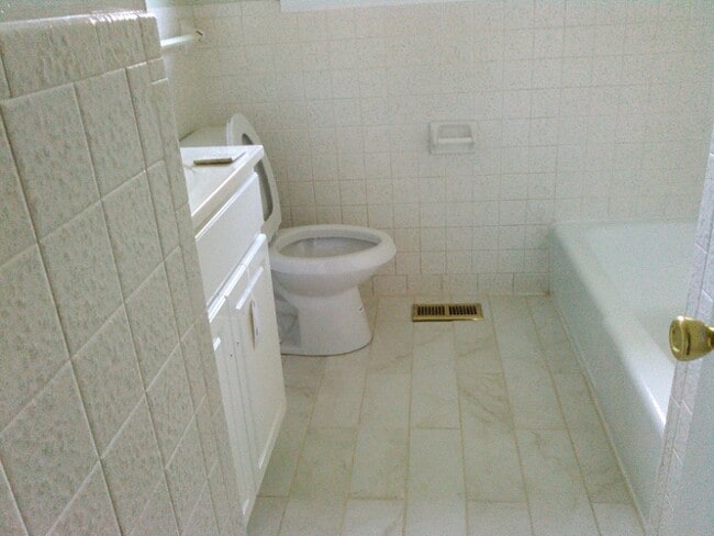 Foto del edificio - 1000 Waverly Ave