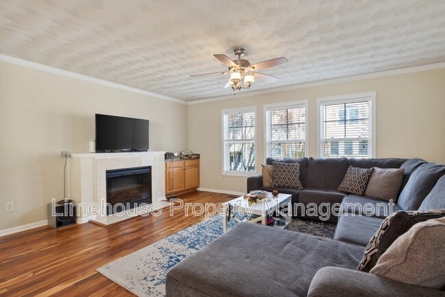 Foto del edificio - 5504 Taylors Walke Ln