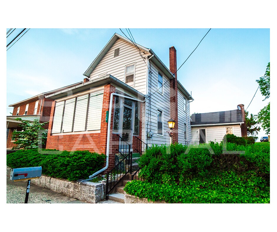 Primary Photo - 146 S Main St