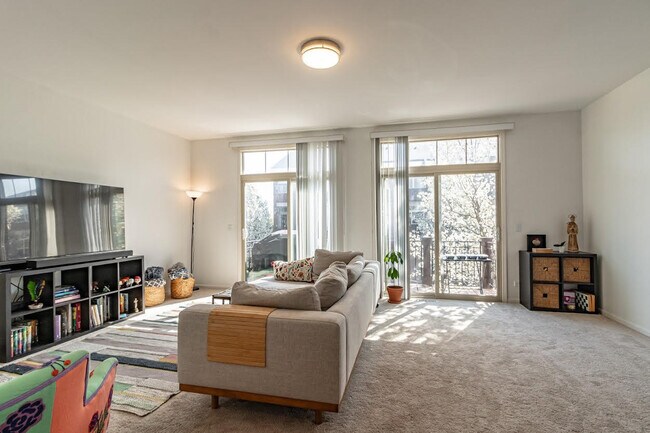 Foto del edificio - 721 Summit Ln