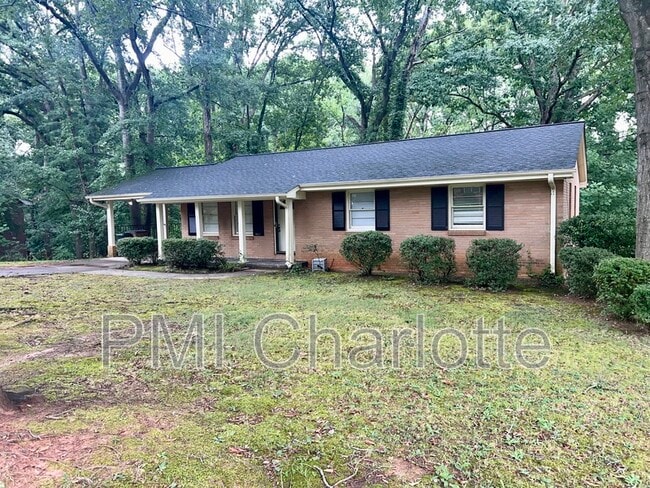 Building Photo - 3017 Arnold Dr