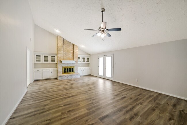 Building Photo - 12423 Olympia Dr